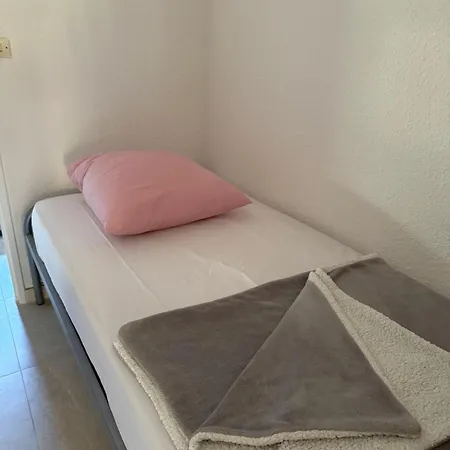 Joli T2 Au Calme A Apartamento *